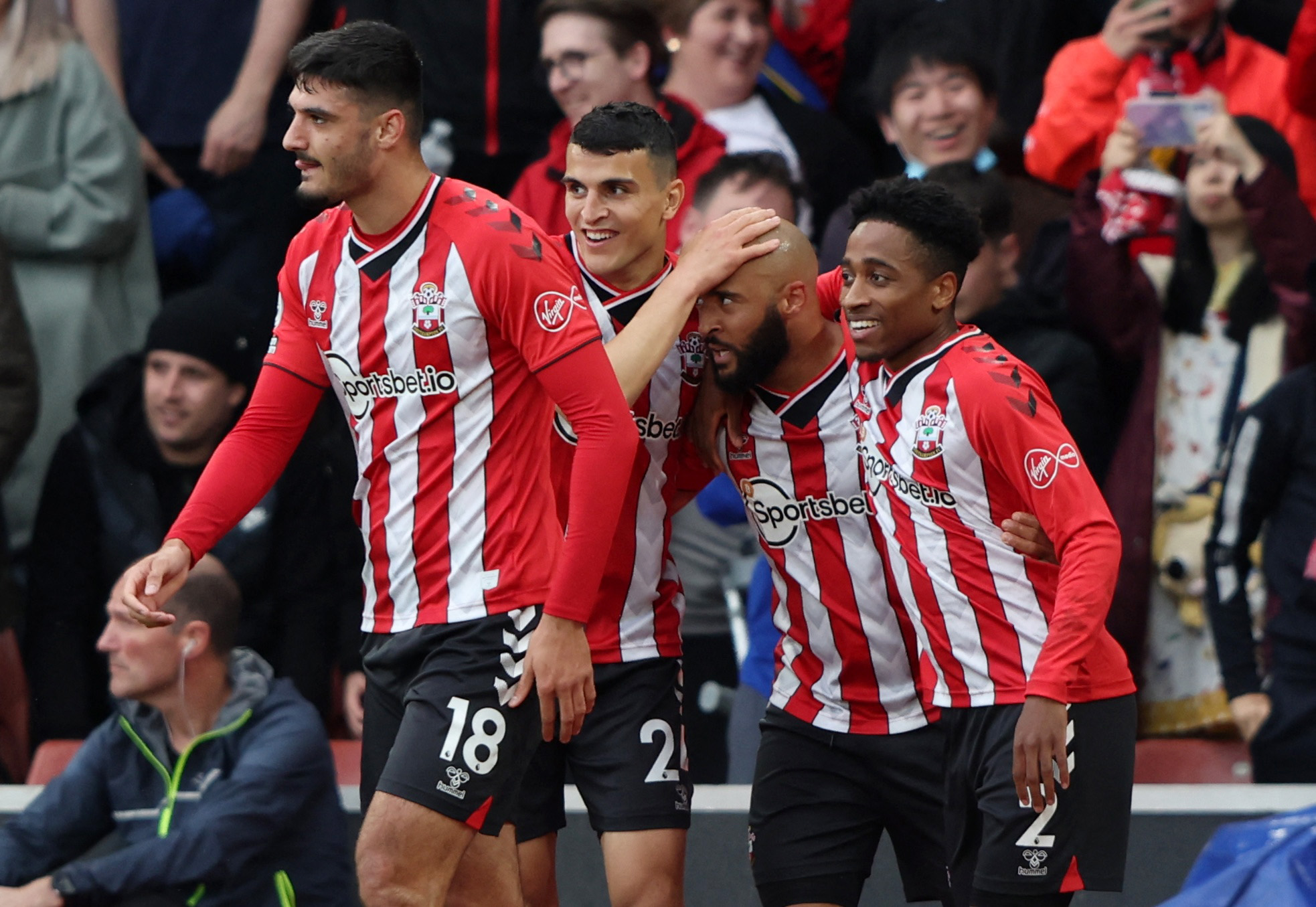 马约拉尔：被西班牙征召是我的目标；本泽马总会鼓励我