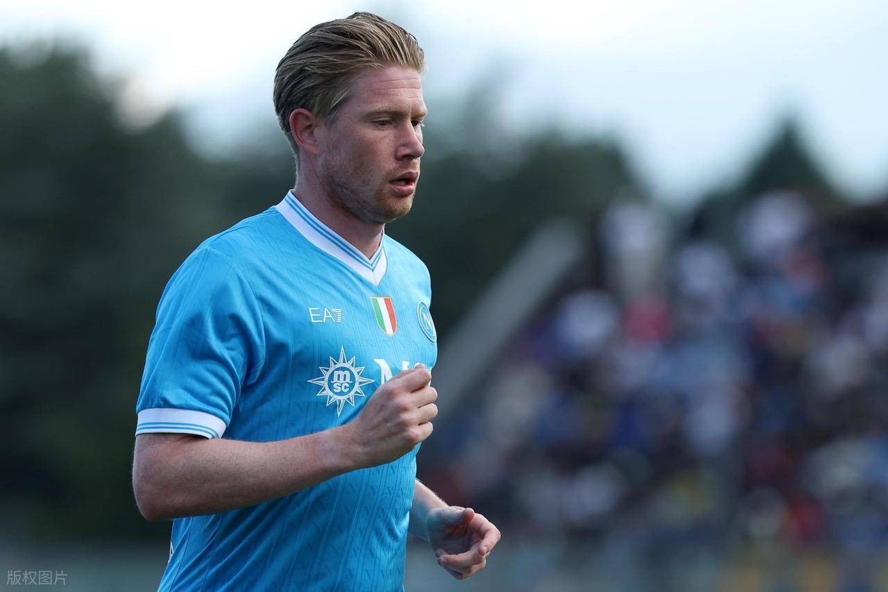 足球中超两场比赛因大雾暂停（受大雾影响，中超两场比赛暂时中止）