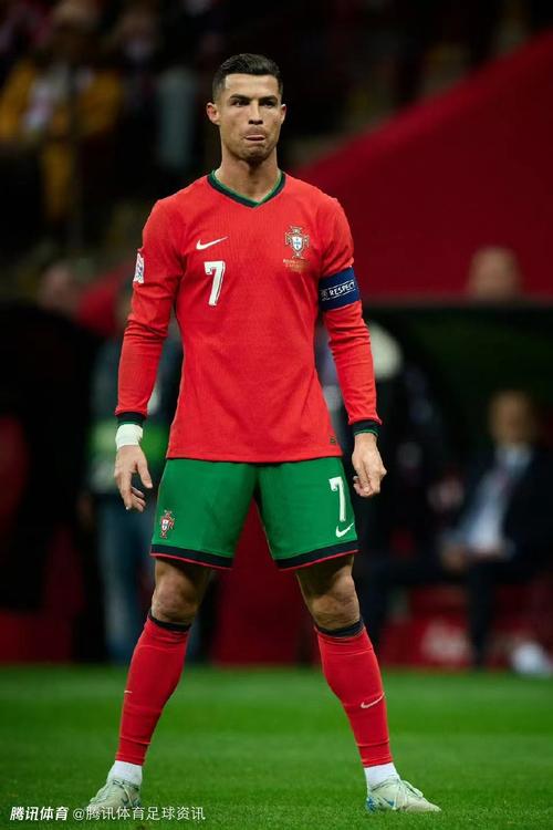 伯尔尼主帅谈骚乱：维拉球员在看台下庆祝，球迷认为被挑衅了（伯尔尼主帅谈骚乱：维拉球员看台前庆祝被球迷视作挑衅）