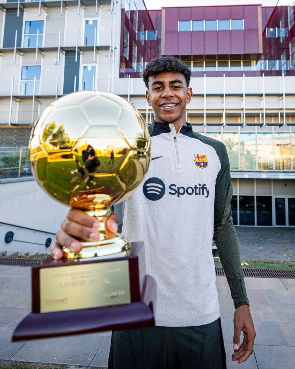 英超半场：吉马良斯角球破门，戈登点射，纽卡2-0伯恩利