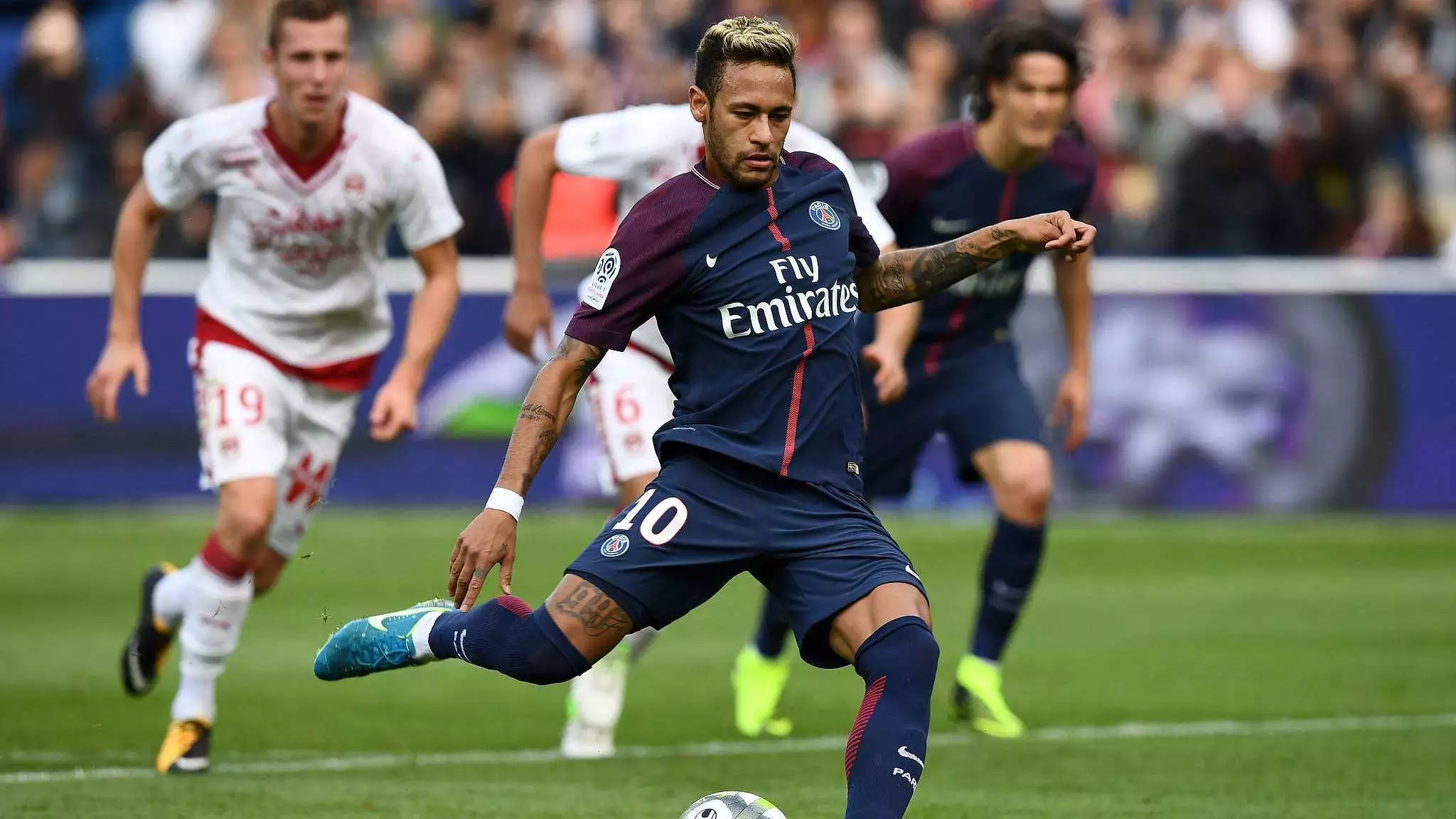 拜仁CEO：卡尔融入得很好，对于帕梅卡诺续约保持乐观（拜仁CEO：卡尔适应良好，对帕梅卡诺续约持乐观态度）