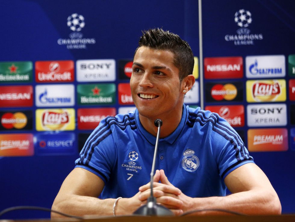 中超改跨年制，融入世界还是盲目跟风？（中超推跨年赛制，是接轨国际还是随波逐流？）