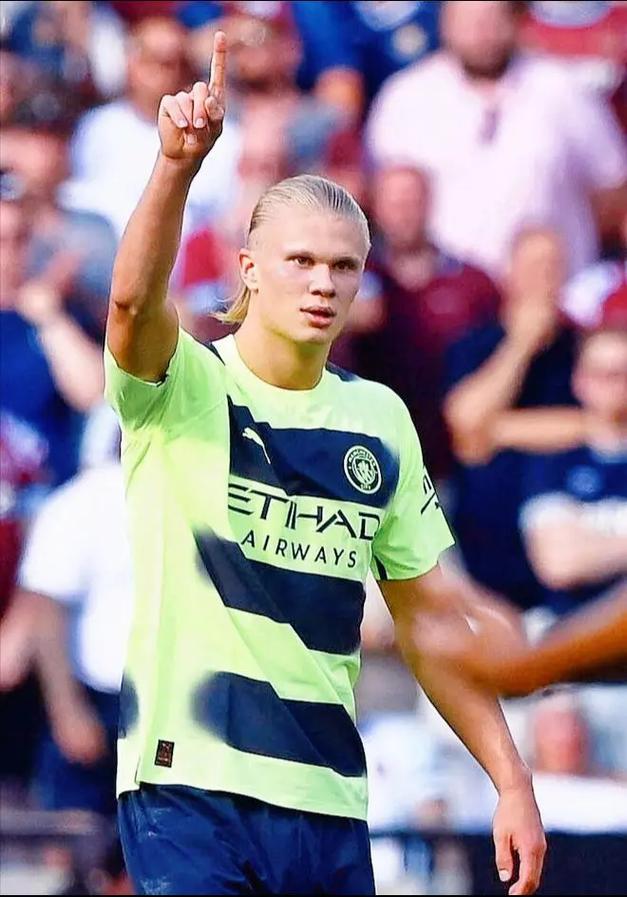 莱万传记作者爆料：克里斯滕森曾拒绝在对国米的比赛中登场（莱万传作者称克里斯滕森曾拒绝出战对阵国米的比赛）