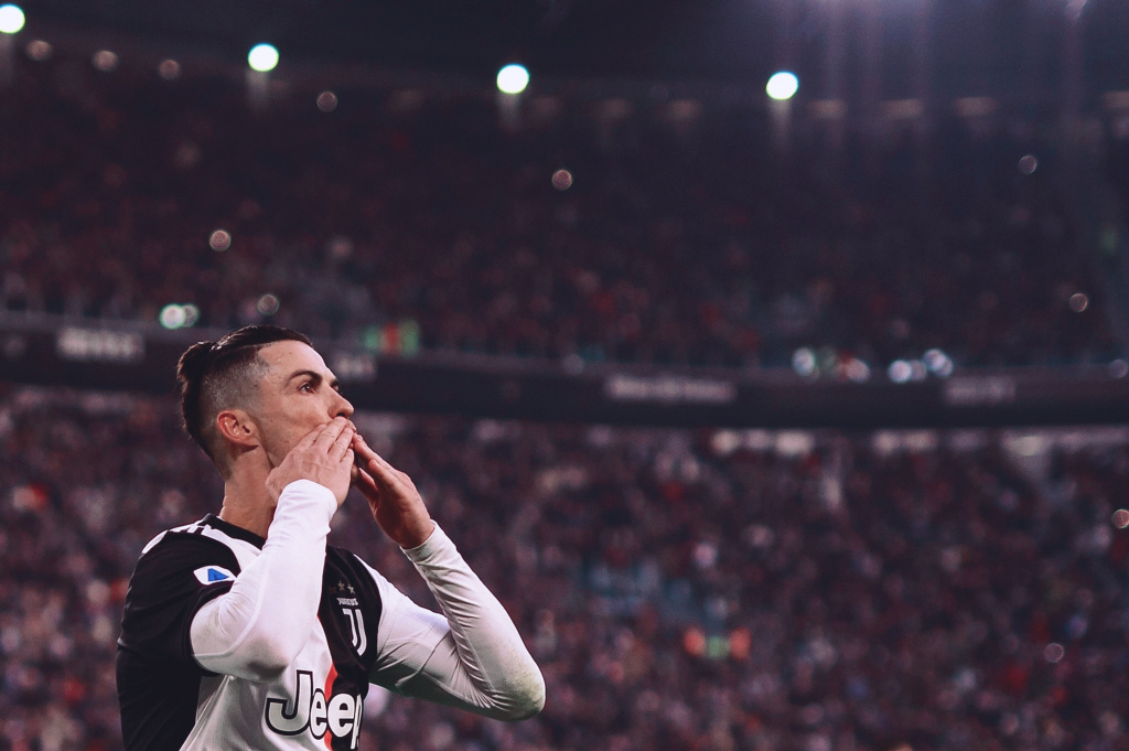 大博阿滕：我去巴萨得征得梅西的同意；夸他是谎言我喜欢C罗